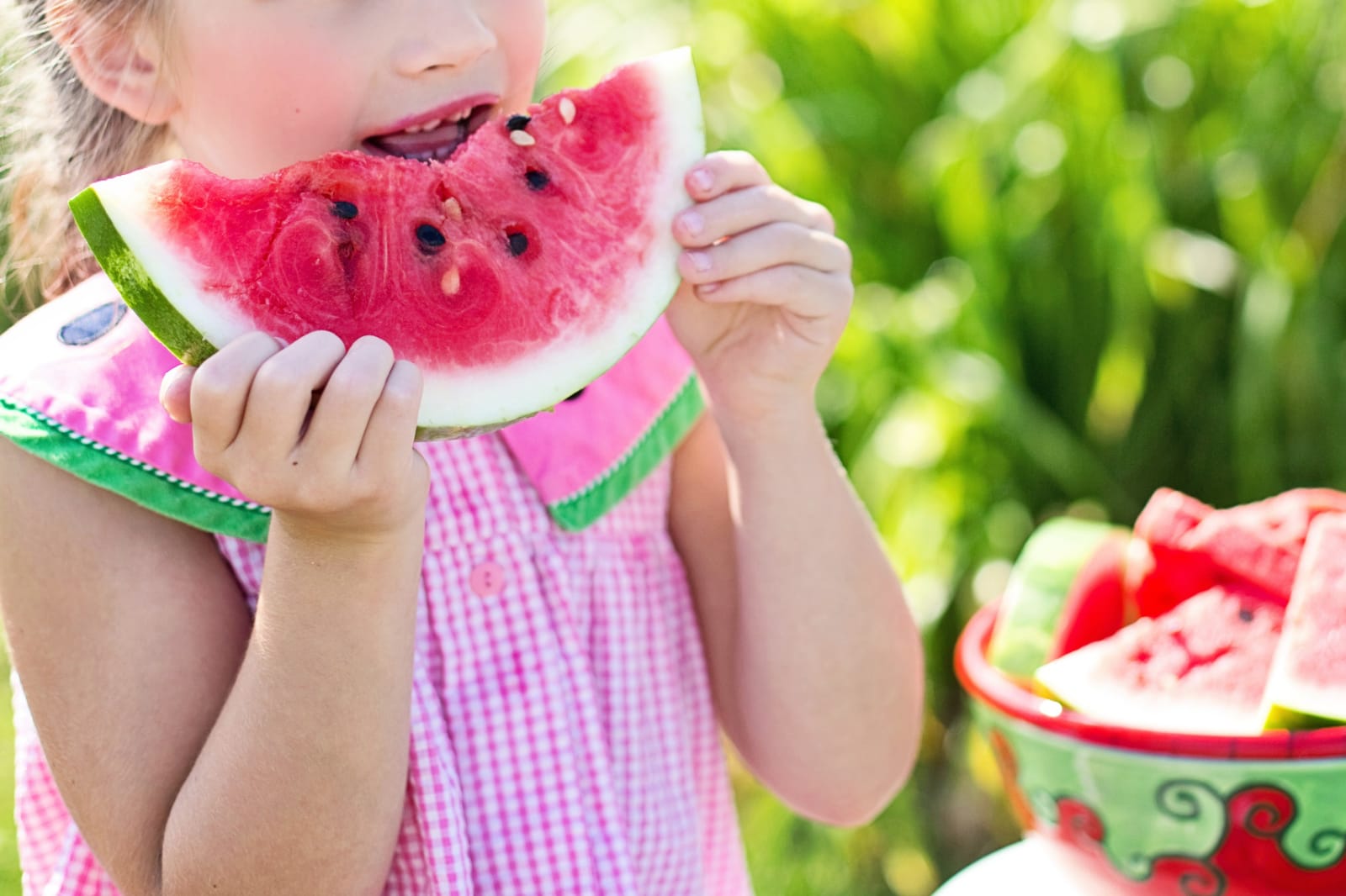 Uns liegen die Kinder sehr am Herzen. Die richtige und ausgewogene Ernährung ist für eine gesunde Entwicklung sehr wichtig. Spielerisch und mit Achtsamkeit wird in der Beratung eine positive Beziehung auf diesem Thema aufgebaut. Ernährungsbildung auch für Kindergärten und Schulen.